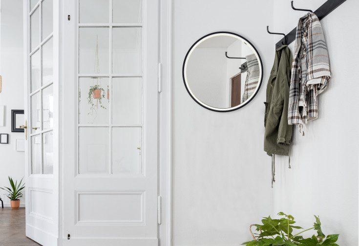 Kriss Inlight spegel med belysning, imfri, Ø60 cm, svart