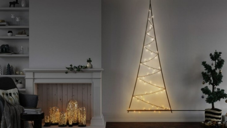 Twinkly Tree til veggmontering, fargat + hvit lys, 2 meter