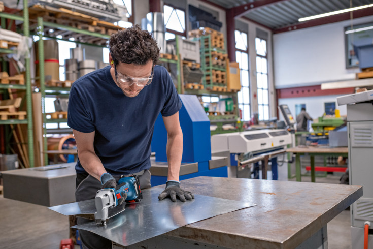 Bosch pladesaks GSC 18V-16 E, solo