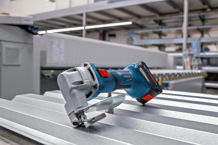 Bosch pladesaks GSC 18V-16 E, solo