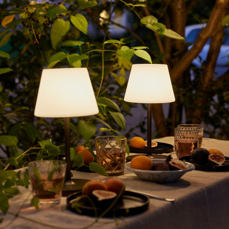 Halo Design New Northern uppladningsbar bordslampa, svart