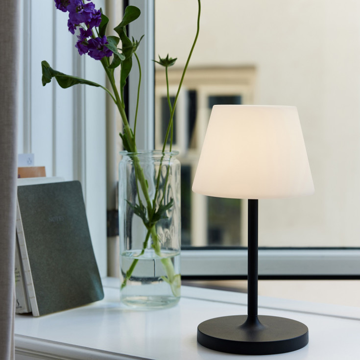 Halo Design New Northern oppladbar bordlampe, svart