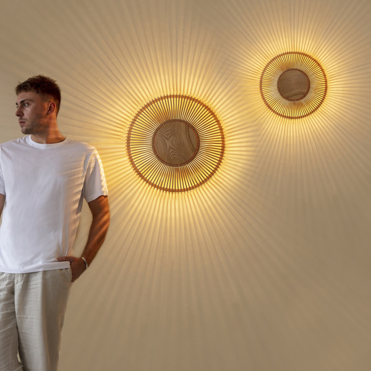 Umage Clava Up Wood vegglampe, lyst tre, Ø35 cm