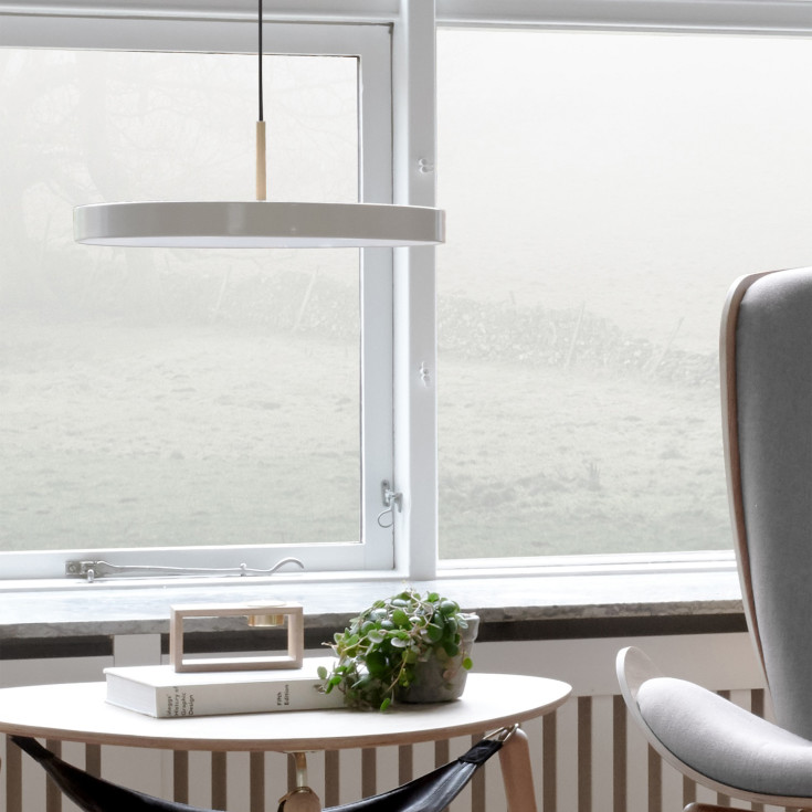 Umage Asteria pendellampe, gråhvit, Ø43 cm