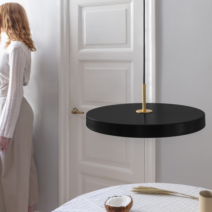 Umage Asteria pendellampe, sort, Ø43 cm