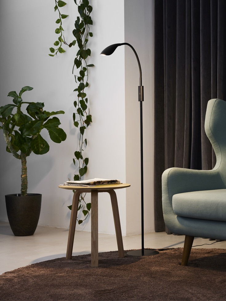 Nielsen Light Mamba golvlampa, svart
