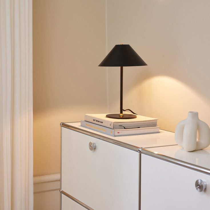 Halo Design Hygge bordslampa, svart