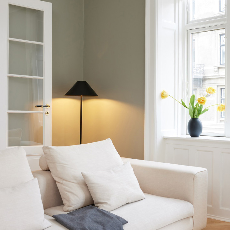 Halo Design Hygge golvlampa, svart