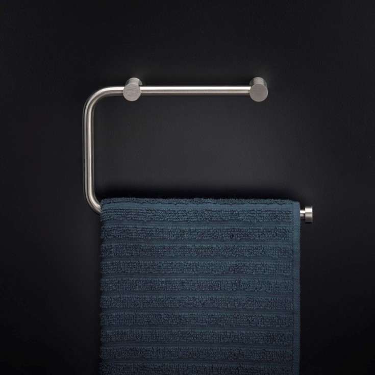 Cosmic Logic håndkleholder, børstet rustfritt stål