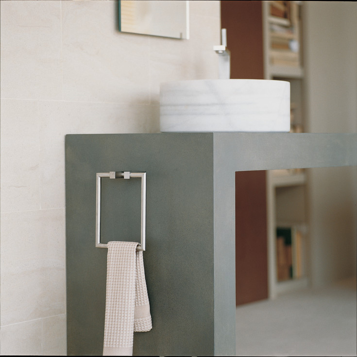 Cosmic Metric håndkleholder, børstet rustfritt stål