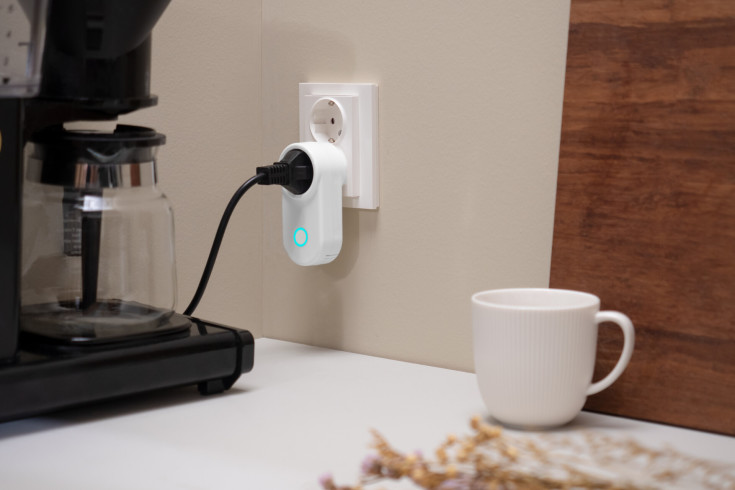 Adax Smart Plug strømuttak, Wi-Fi og Bluetooth, hvit