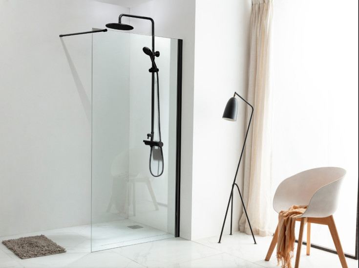 Cassøe Slim dusjvegg, 90 cm, klart glass, sort profil