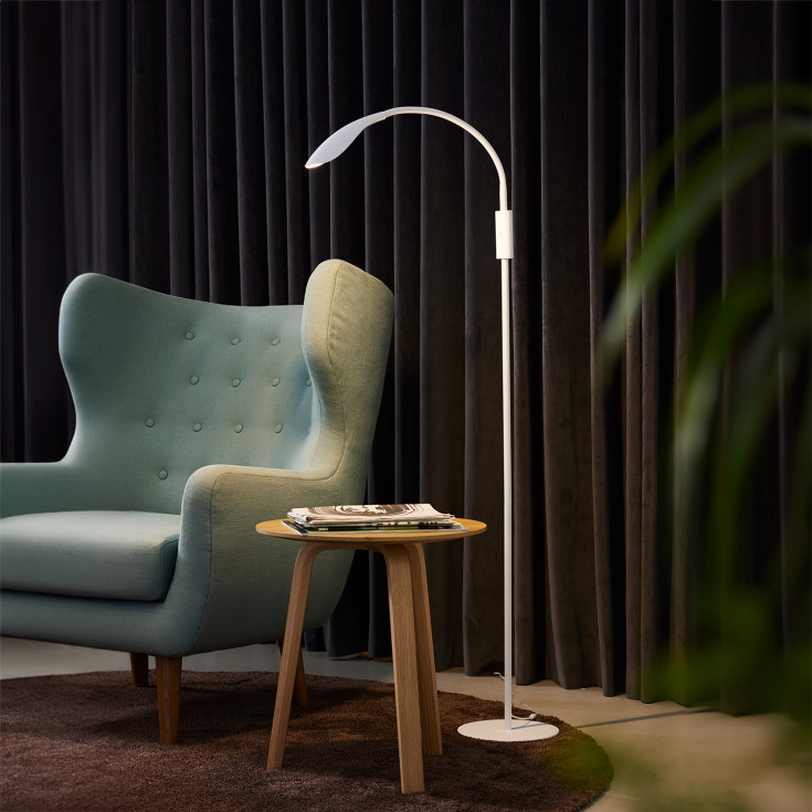 Nielsen Light Mamba golvlampa, vit