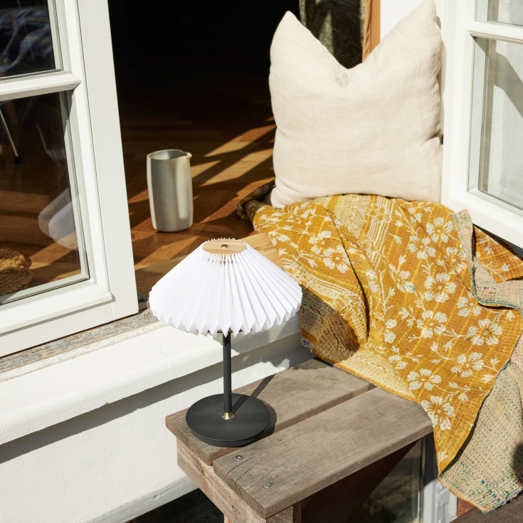 Halo Design Paris oppladbar bordlampe, svart