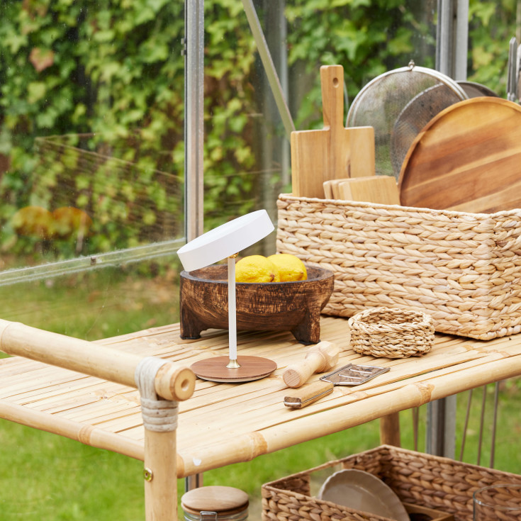 Halo Design On The Move genopladelig bordlampe, hvid