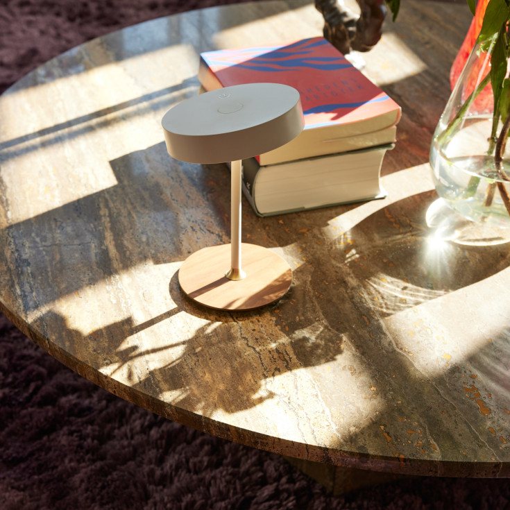 Halo Design On The Move genopladelig bordlampe, hvid