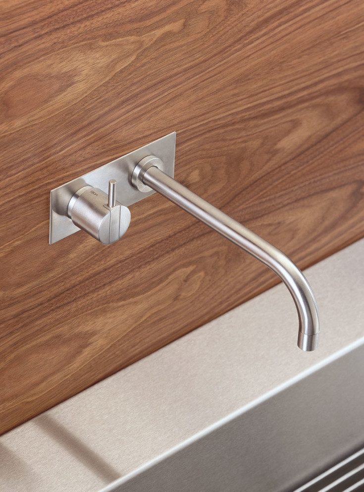 Vola 122 servantbatteri for innbygging, 225 mm tut, børstet krom