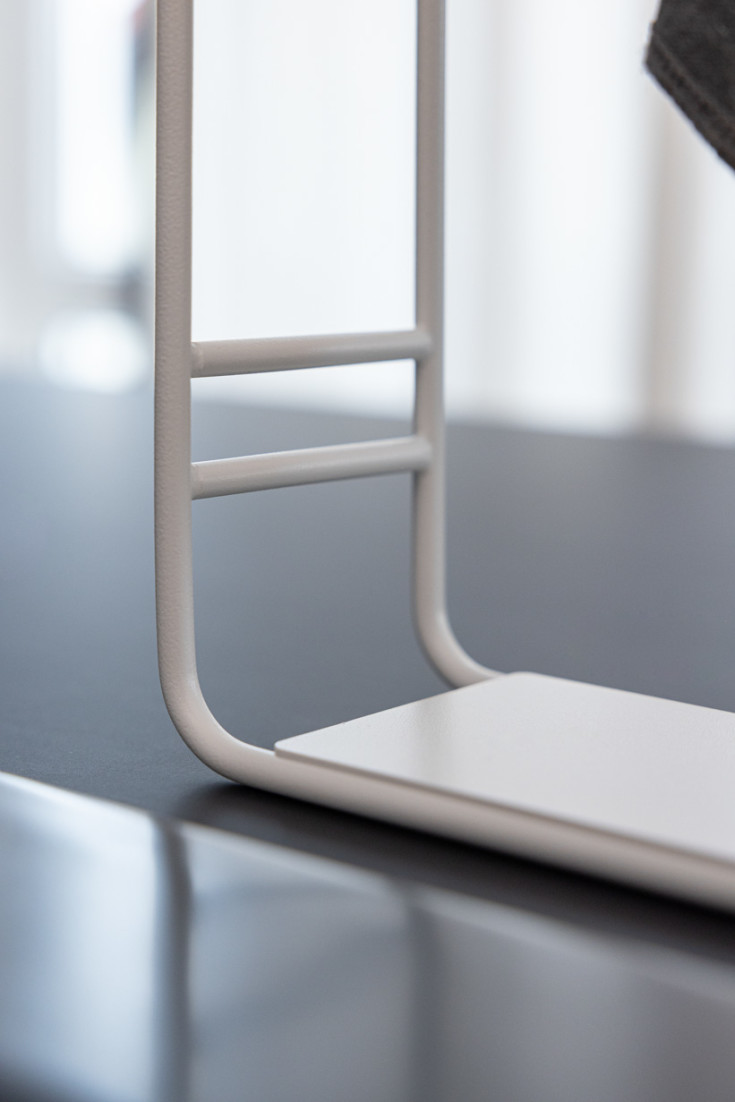 Metallbude Nia karkludholder, vit