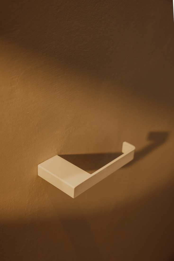 Metallbude Tuali dorullholder, beige