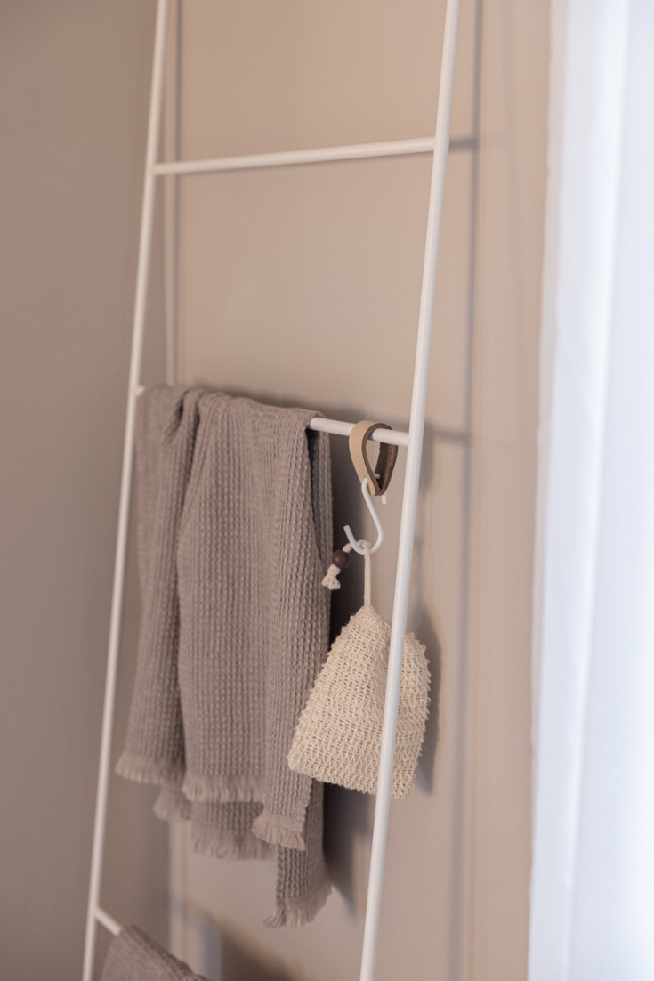 Metallbude Estina håndkleholder, 55 cm, hvit