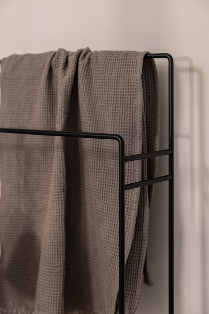 Metallbude Delaya håndklædeholder, 60 cm, sort