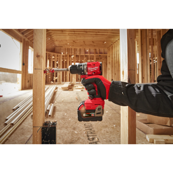 Milwaukee M18 Compact slagboremaskin, 5,0 Ah, med batteri og lader