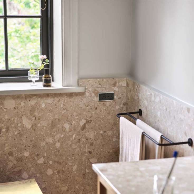 LK Fuga stikkontakt med jord, 2 modul, koksgrå