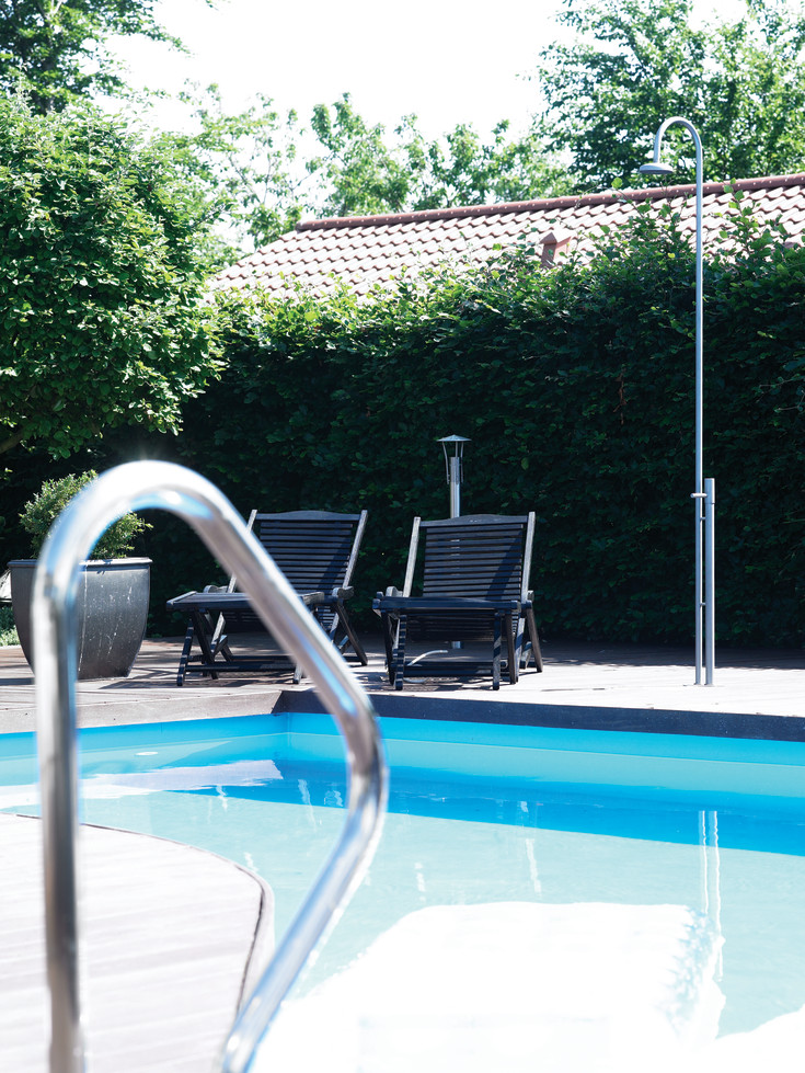 Frostline Duo udendørsbruser, selvlukkende, 205 cm, rustfrit stål