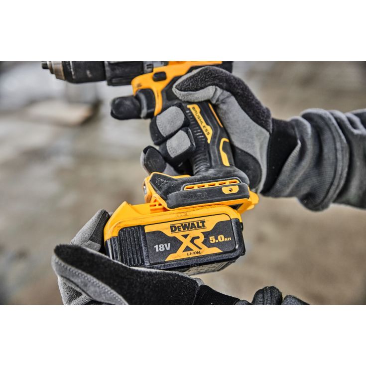 DEWALT 18V XR slagboremaskine DCD805P2T, 2 x 18V/5,0 Ah