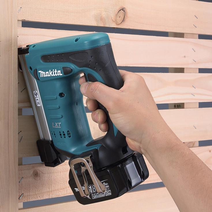 Makita hæftemaskine DST221Z, 18 V