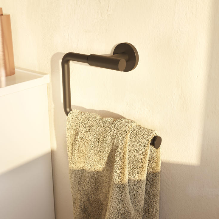 Cosmic Architect S+ håndklædeholder, 23,6 cm, børstet sort pvd