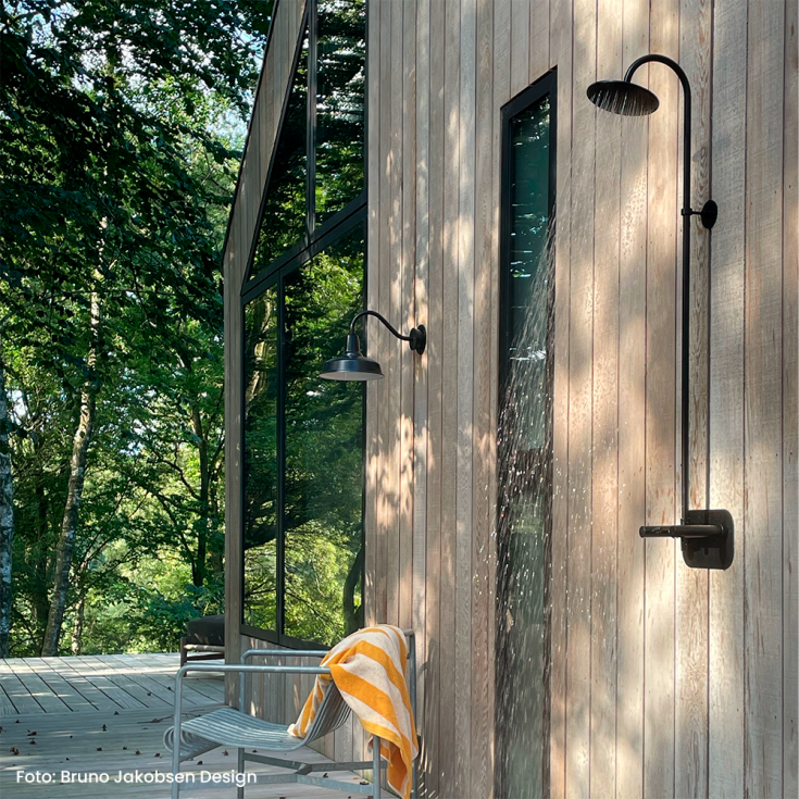 Frostline Duo væghængt udendørsbruser, til 15-35 cm væg, mat sort