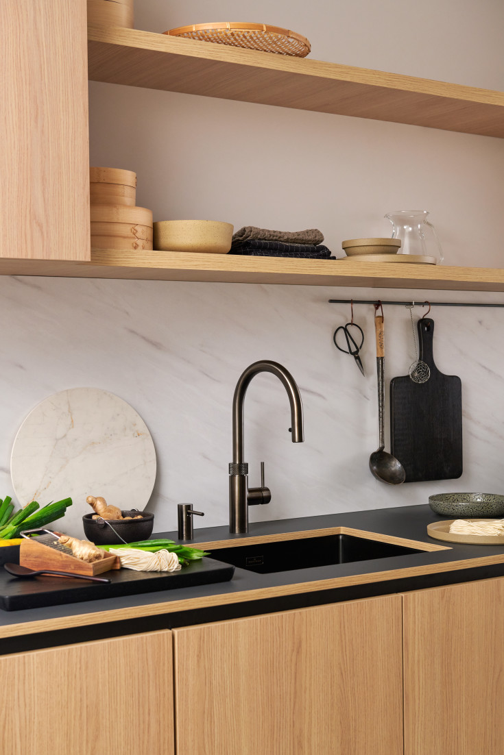 Quooker Flex kjøkkenkran, med uttrekkbar tut og PRO3 beholder, sort krom