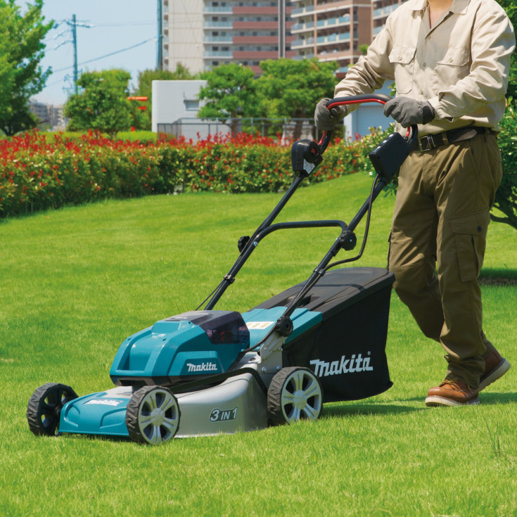 Makita plæneklipper DLM460Z, 2 x 18 V