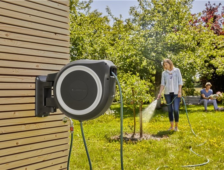 Gardena RollUp slangeboks, automatisk opprulling, 30 m, veggmontert