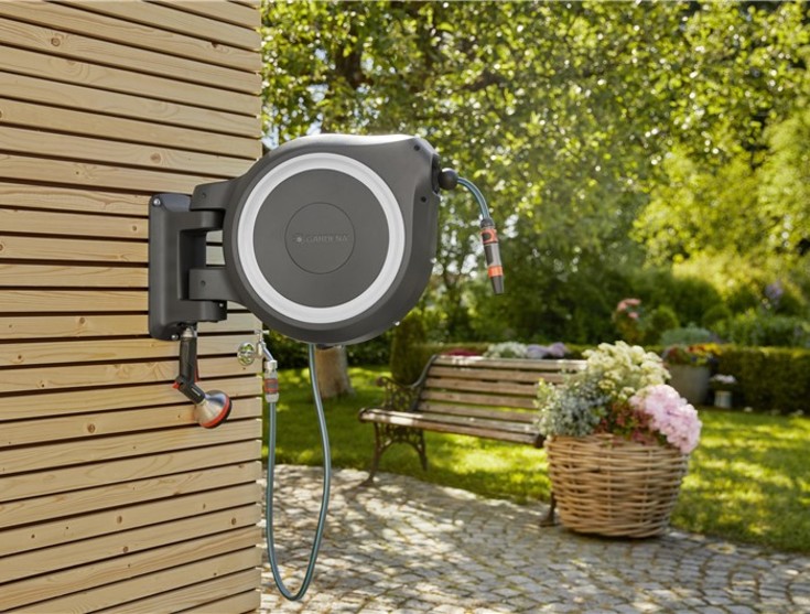 Gardena RollUp slangeboks, automatisk opprulling, 30 m, veggmontert