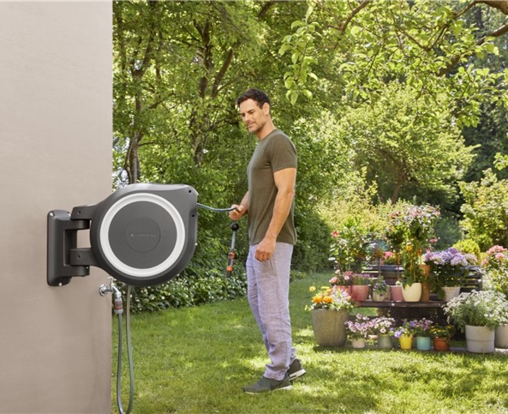 Gardena RollUp slangeboks, automatisk opprulling, 30 m, veggmontert
