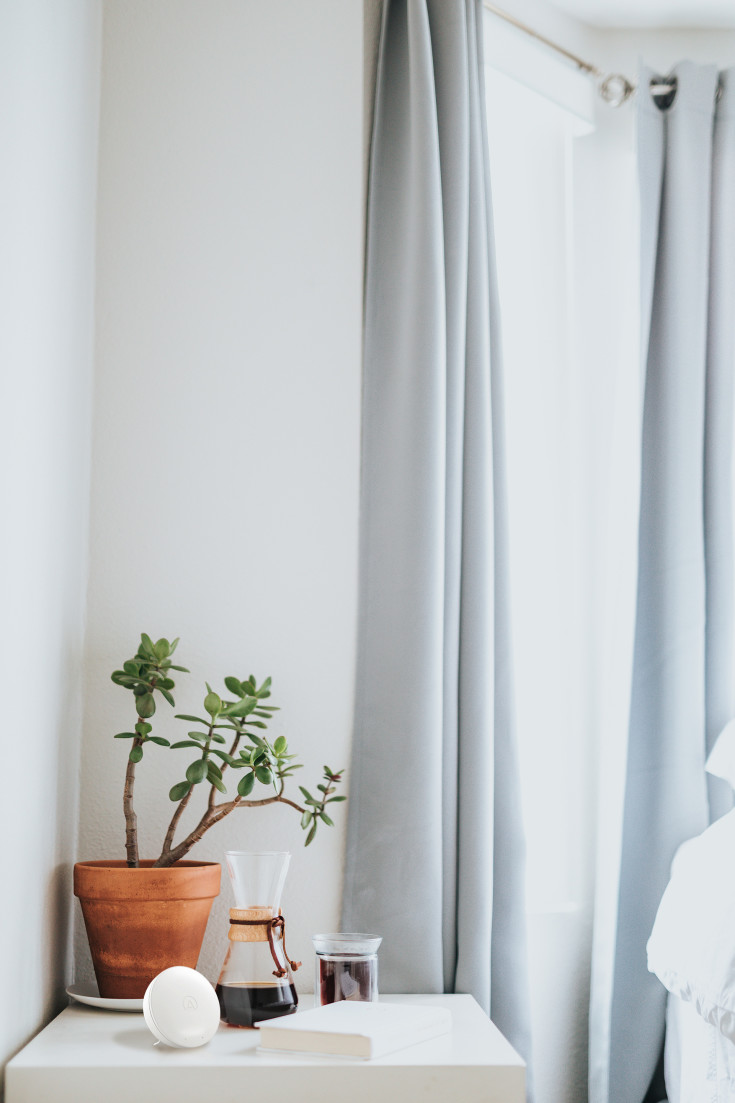 Airthings Wave Mini, måling af luftkvalitet og skimmelsvamp, hvid