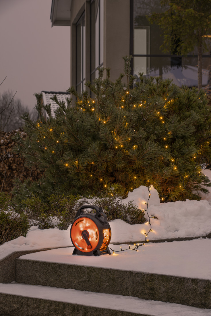 Konstsmide lyslenke utendørs på kabeltrommel, 600 varm hvite lys, 41,93 meter