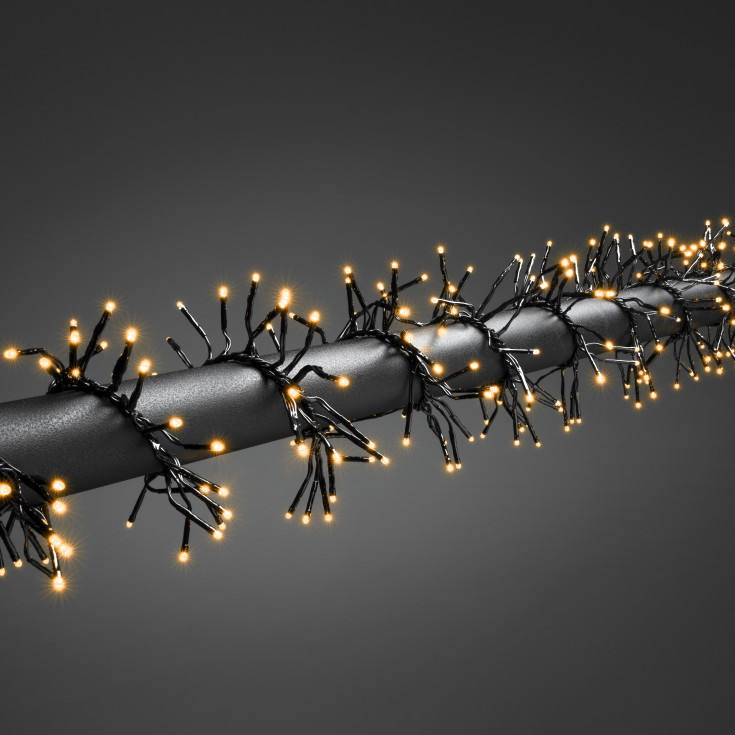 Konstsmide Cluster lyslenke utendørs, 1536 ravfargede lys, 11,3 meter