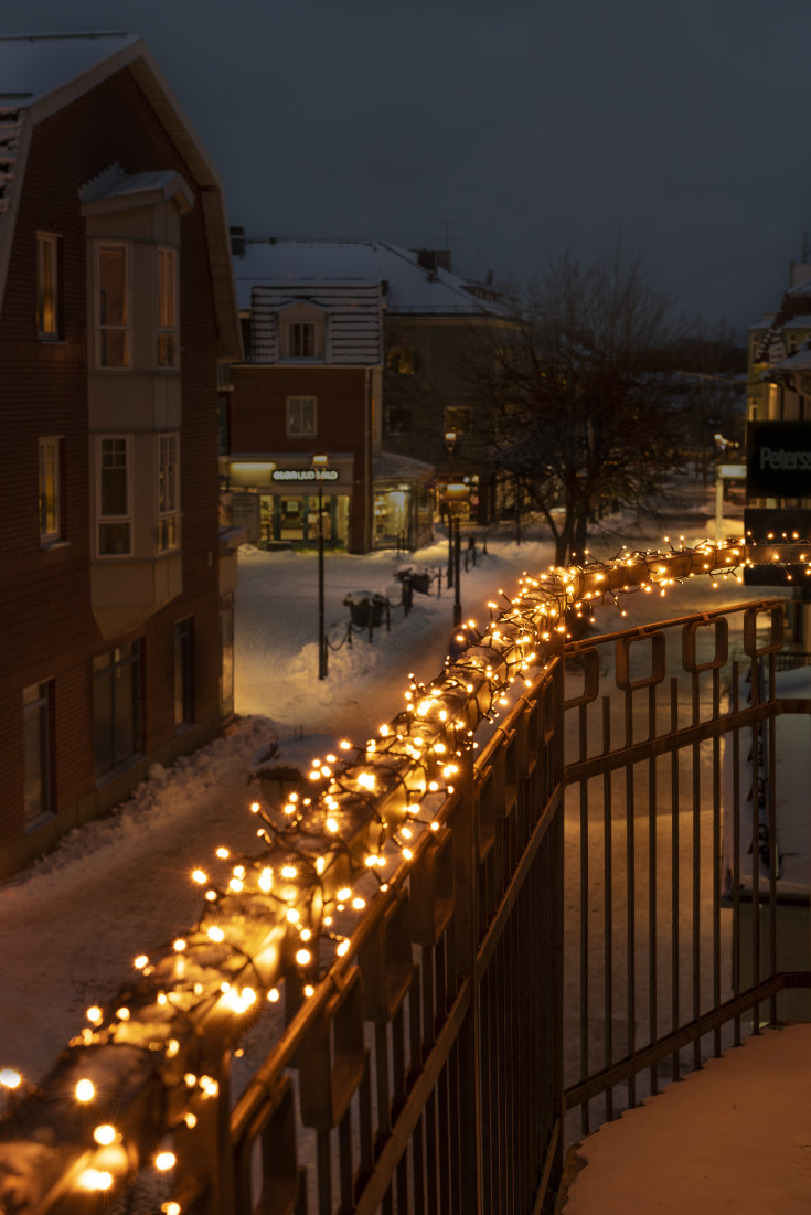 Konstsmide Cluster udendørs lyskæde, 400 ravfarvede lys, 8,78 meter