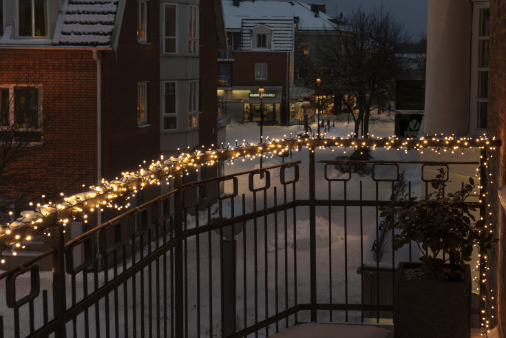 Konstsmide Cluster lyslenke utendørs, 800 varmhvite lys, 17,58 meter
