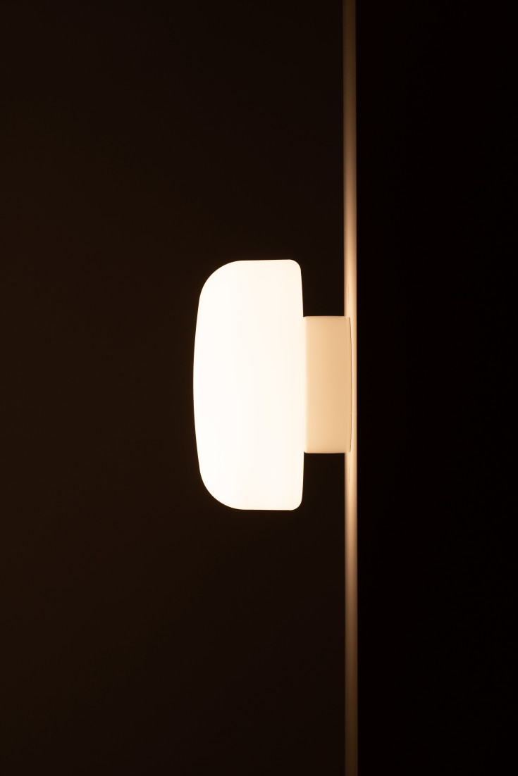 Ifö Electric Solenne loft-/væglampe, hvid, Ø25 cm