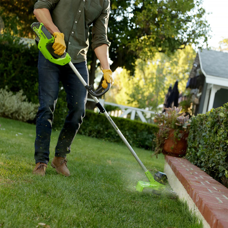Greenworks grästrimmer 40V, frontmonterad. 30 cm, med batteri och laddare