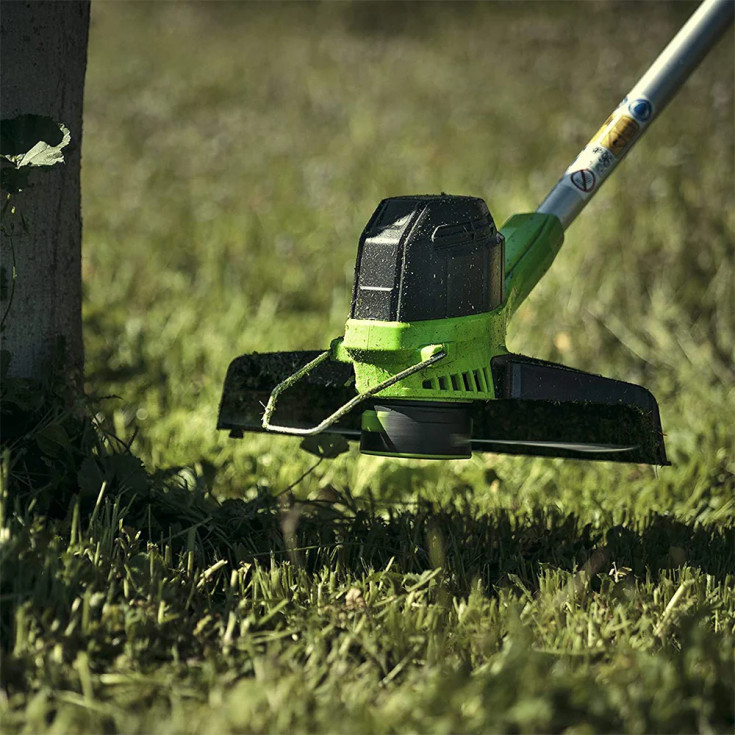 Greenworks grästrimmer 40V, frontmonterad. 30 cm, med batteri och laddare
