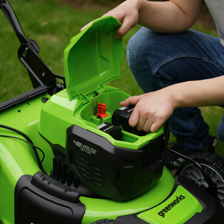 Greenworks gräsklippare 24V, 46 cm, med batterier och laddare