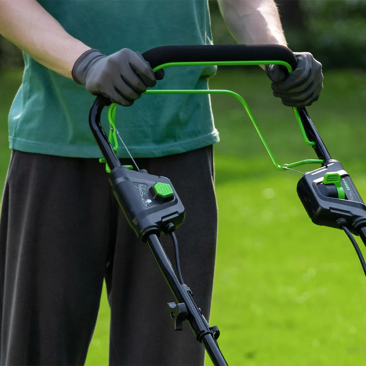 Greenworks gräsklippare 24V, 46 cm, med batterier och laddare