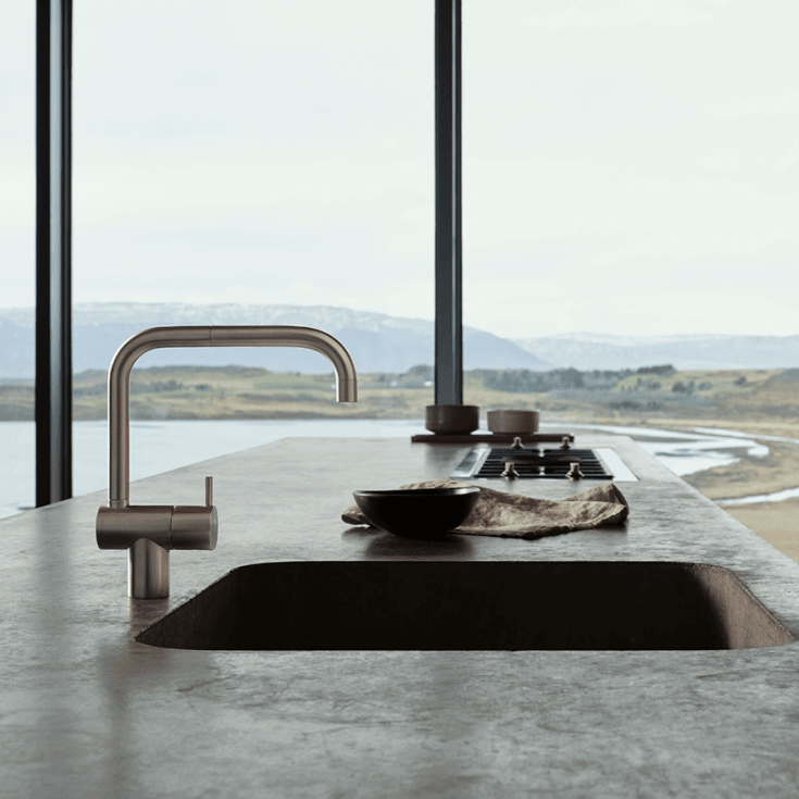 Vola KV1 køkkenarmatur, børstet krom