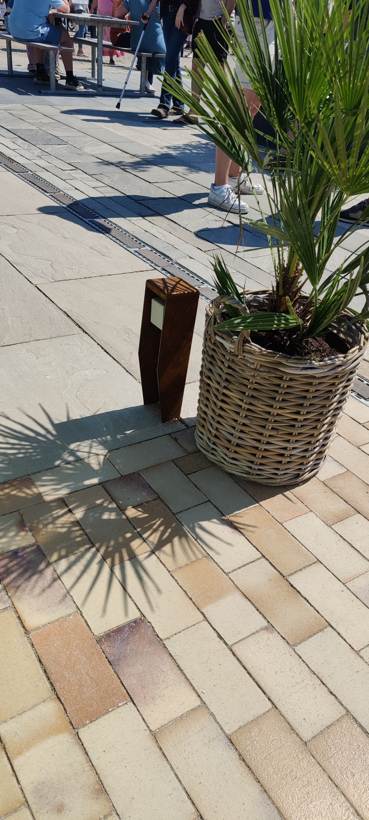 Jesmig stikholder til 1 stik, corten stål