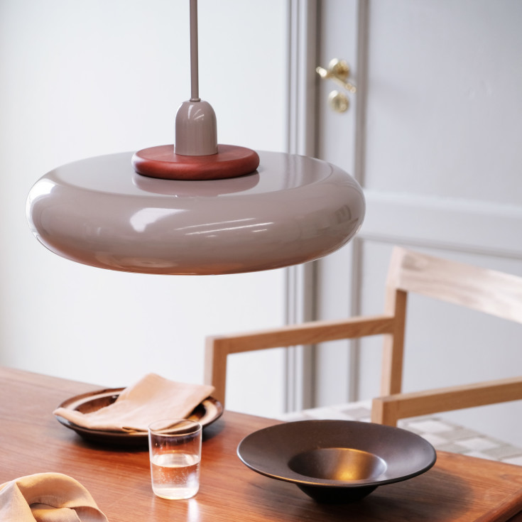 Dyberg Larsen Planet pendellampa, beige